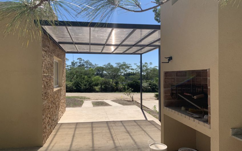 Casa a estrenar en «Altos Arrayanes»